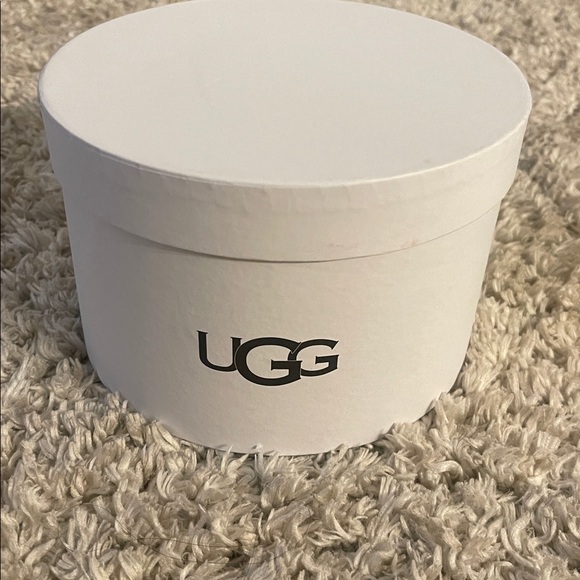 NWT UGG Australia Classic Logo Shearling Earmuffs Black NEW With Box - Picture 9 of 9